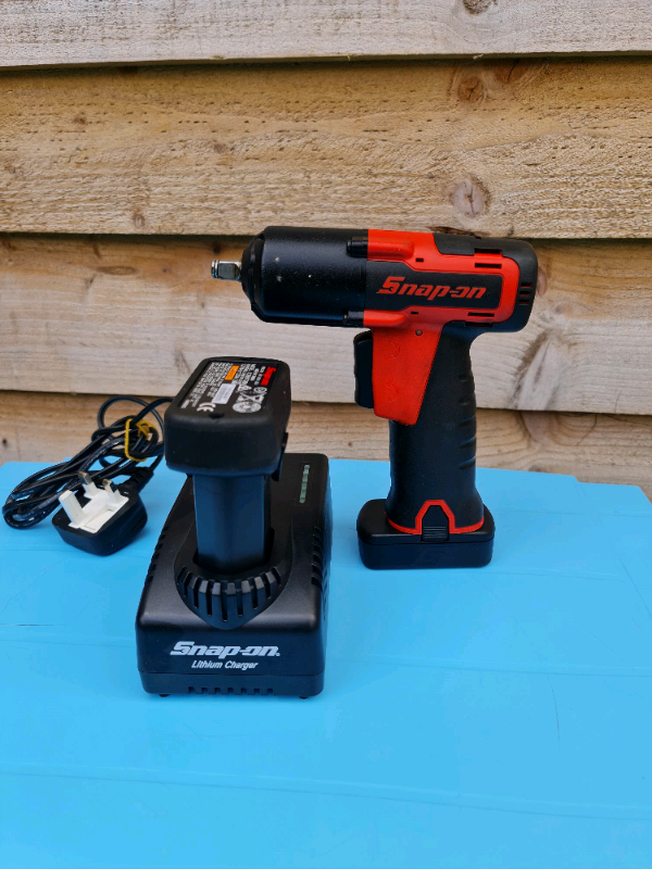 cordless impact wrench with 2 battery 